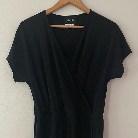 New Marallis Black Short Sleeved V-neck Stretch Jumpsuit Size Medium bin 4C - Picture 3 of 5